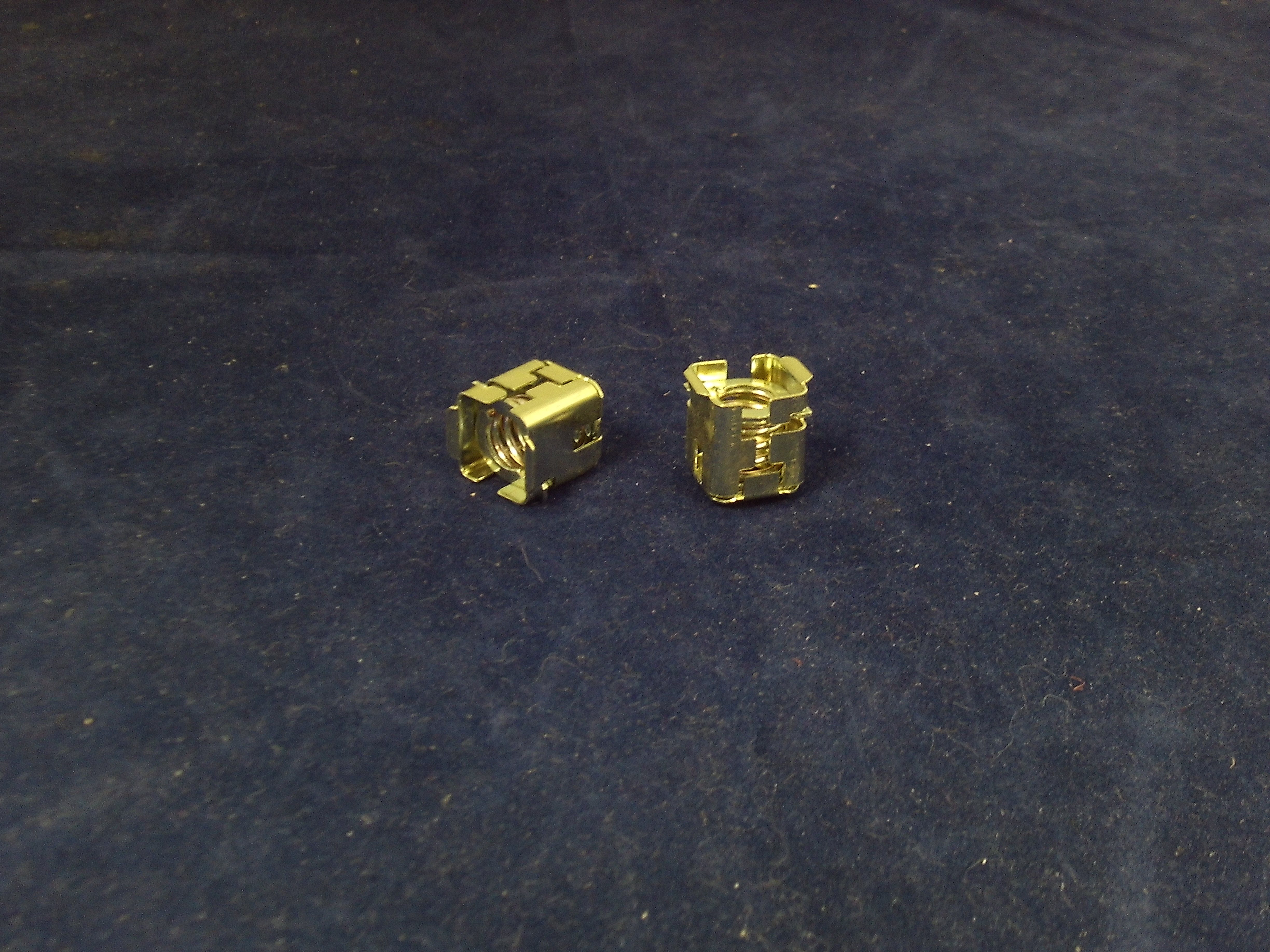 RECEPTACLE 1/4 TURN