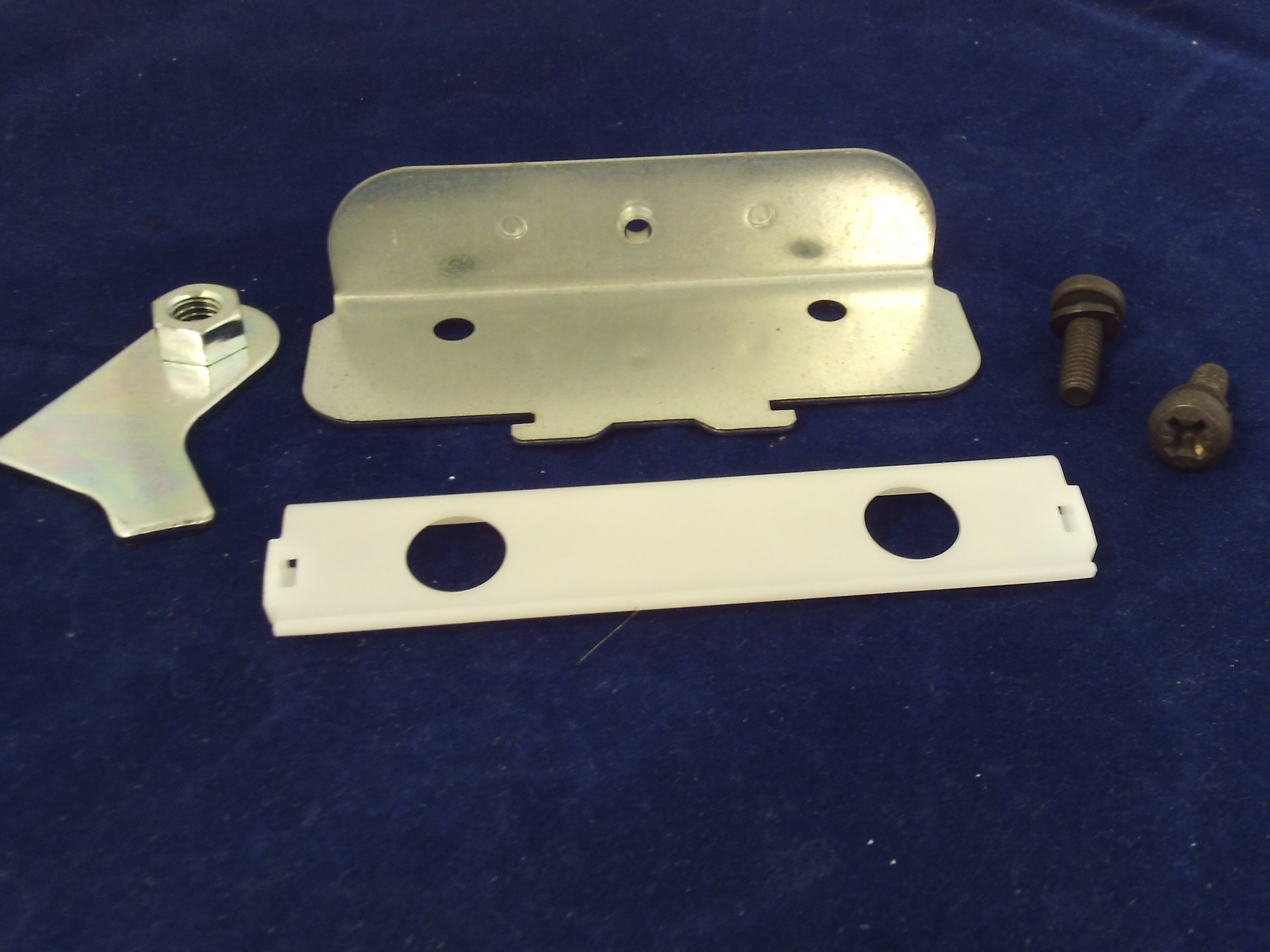 RETAINING KIT